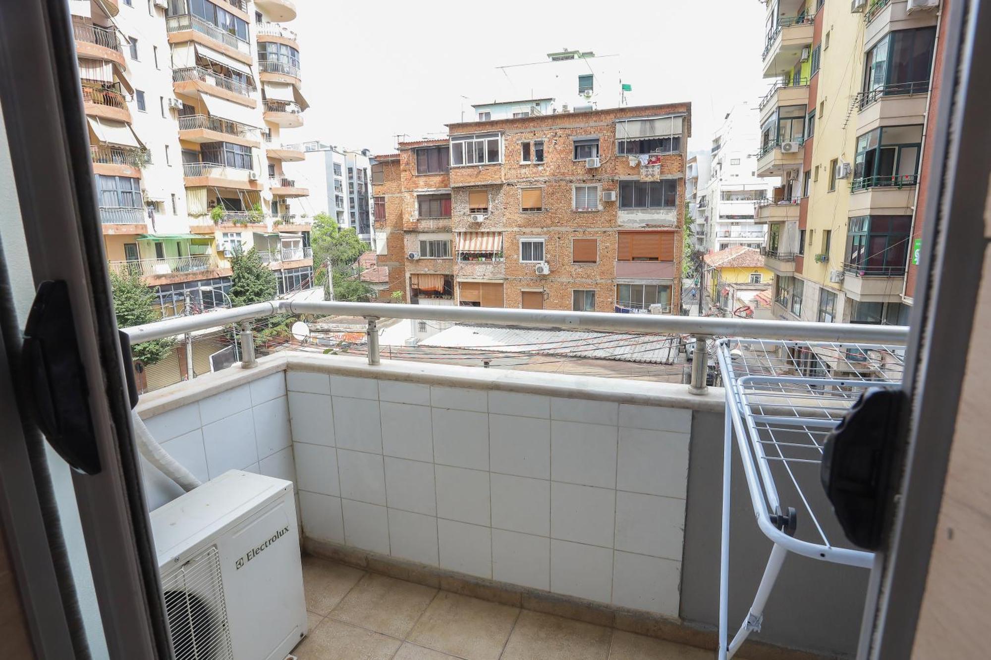 New Bazar Selvia Apartment 地拉那 外观 照片
